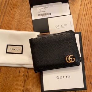 Authentic Black GUCCI Marmont leather bi-fold wallet